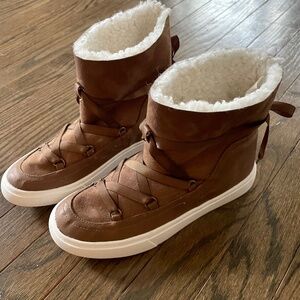 Girls Boots